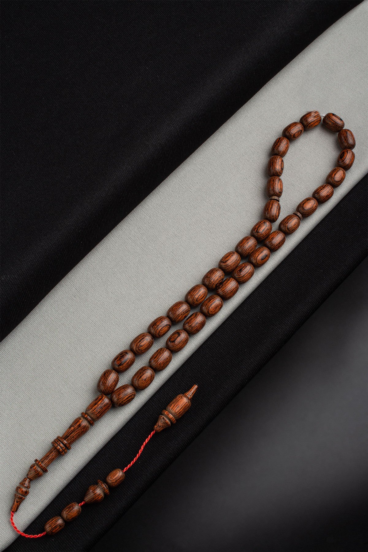 Kafur Ağacı Kahverengi Arpa Kesim 8x12mm 33 Lu Tesbih