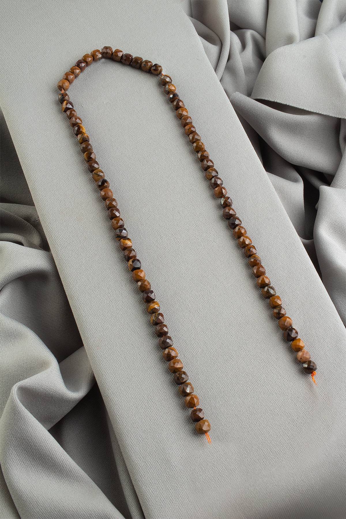 Kaplan Gözü Doğal Taş Faset Küp Kesim 4x4mm Dizi