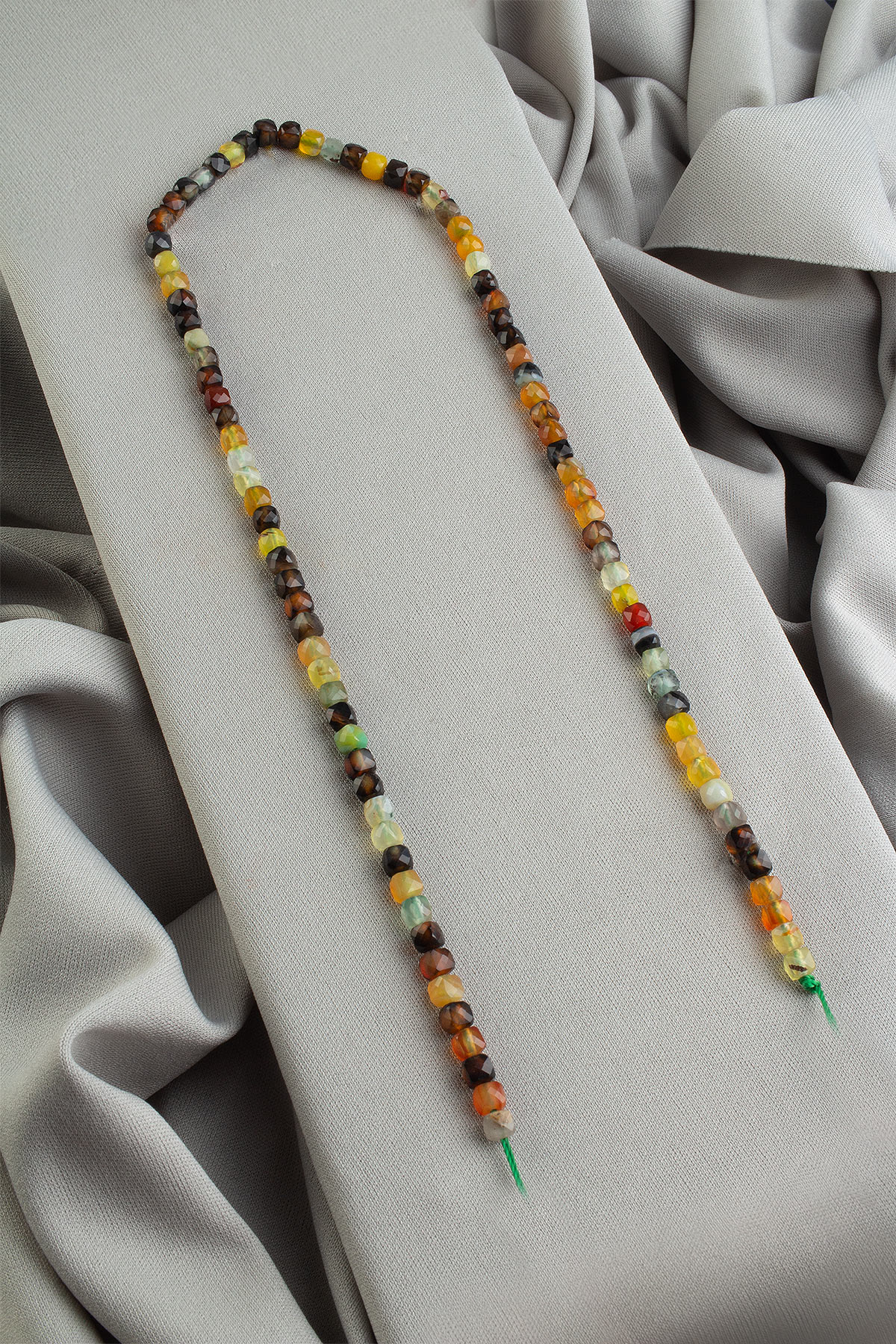 Karışık Akik Doğal Taş Faset Küp Kesim 4x4mm Dizi