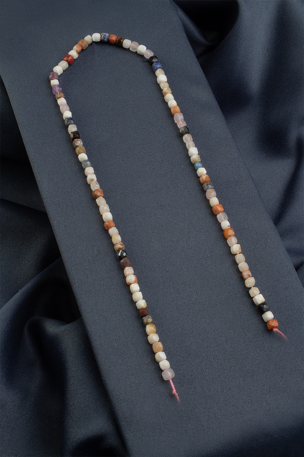 Karışık Doğal Taş Faset Küp Kesim 4x4mm Dizi