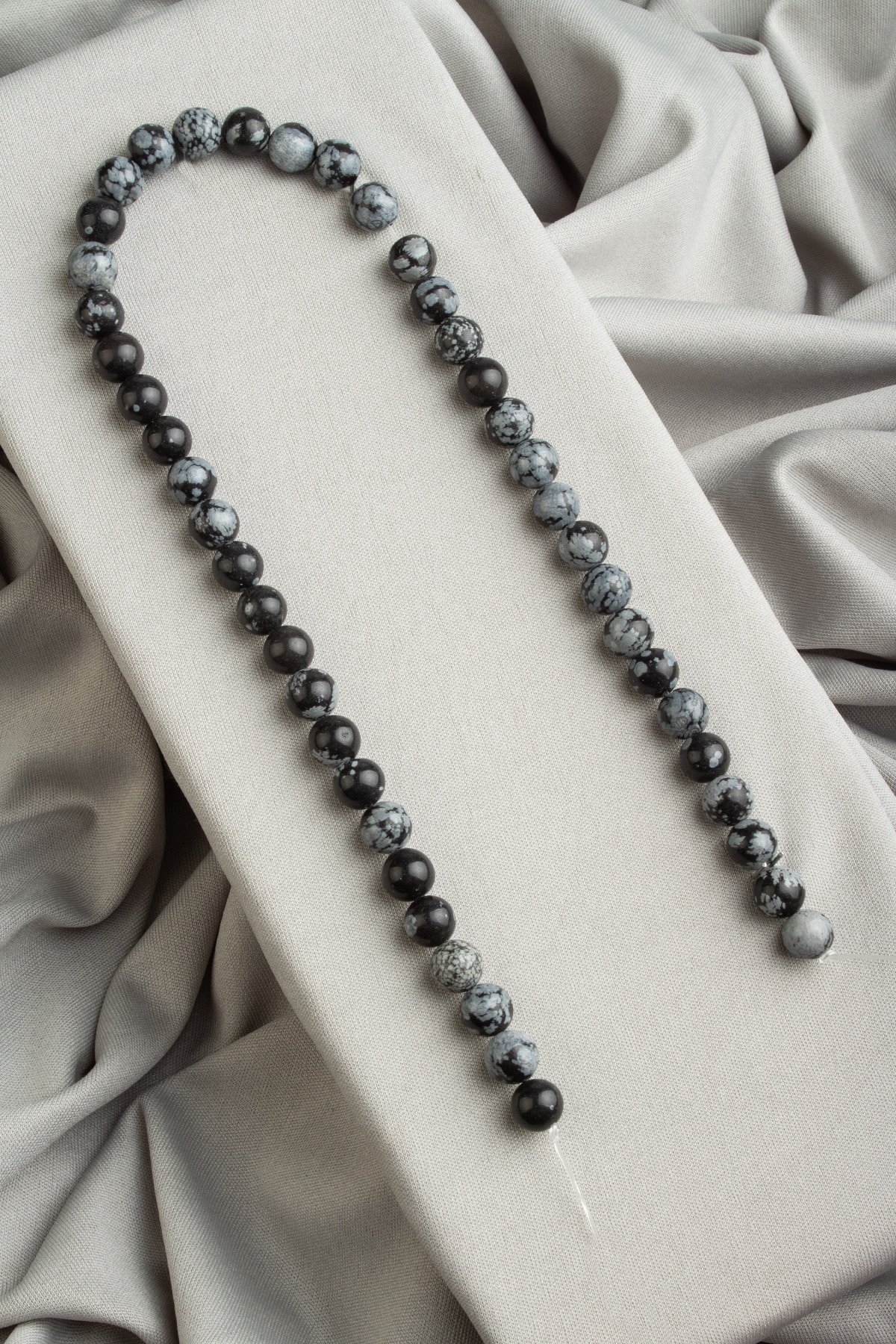 Karlı Obsidian Natural Stone Shiny Globe Cut 8mm String Of Beads