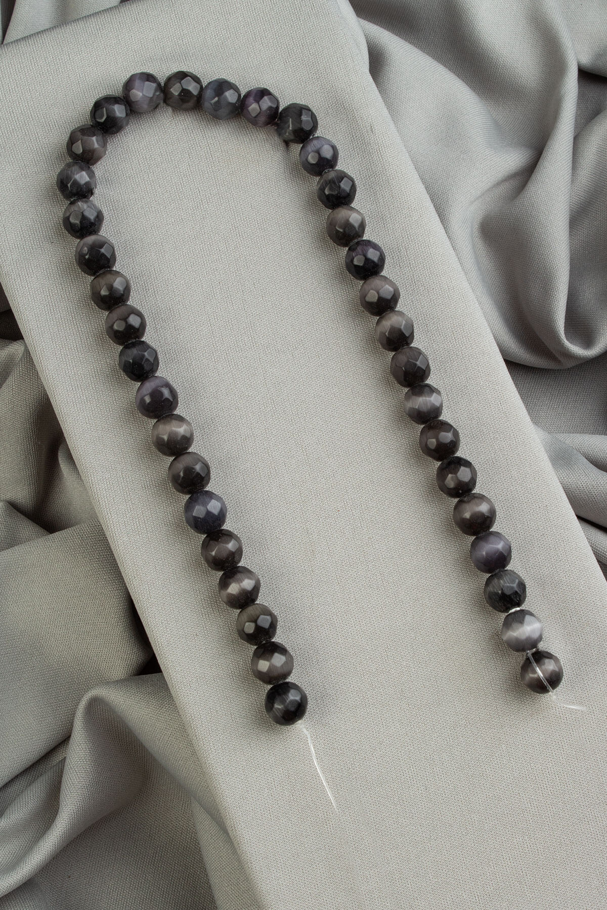 Kedi Gözü Doğal Taş Parlak Koyu Gri Küre Faset Kesim 10mm Dizi