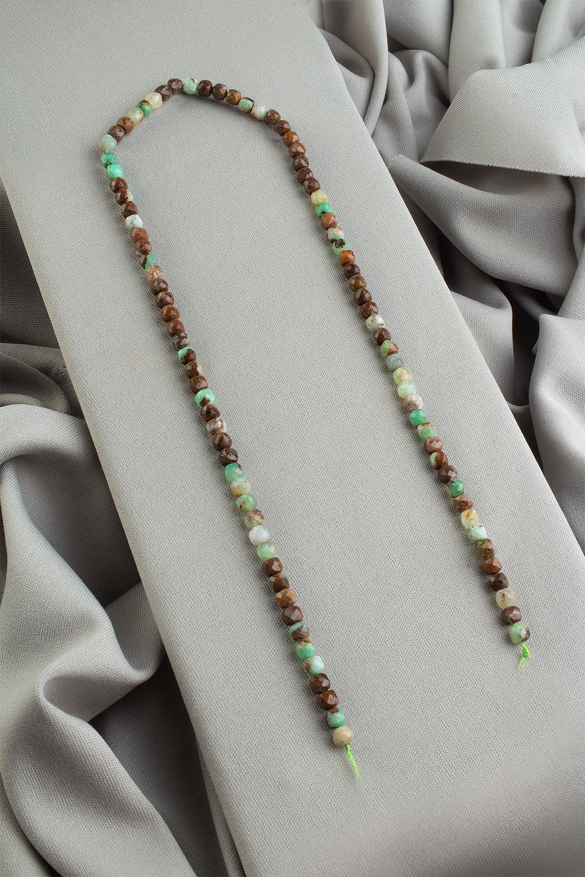 Krizopras Doğal Taş Faset Küp Kesim 4x4mm Dizi