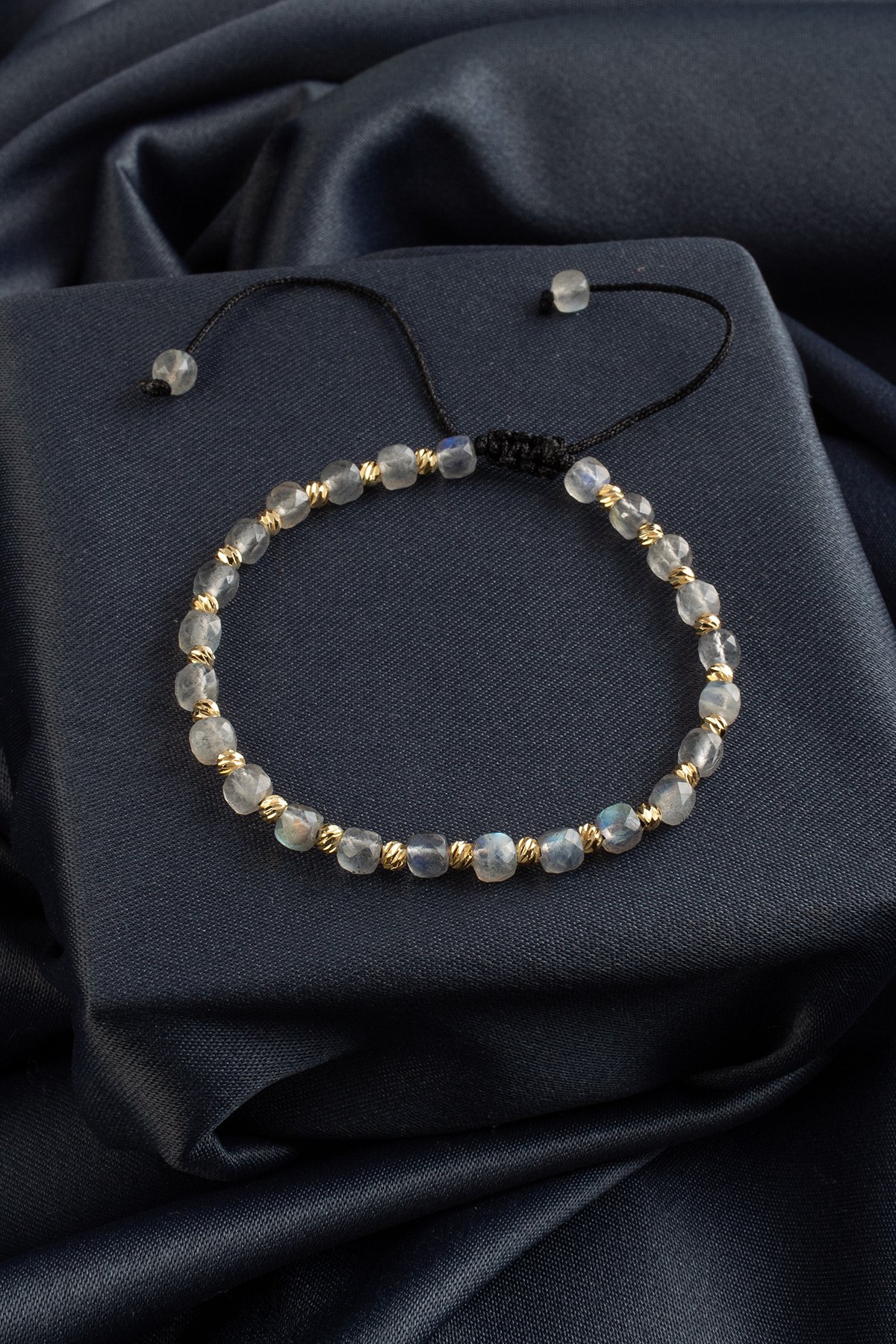 Labradorit Doğal Taş Faset Küp Kesim Makrome Bileklik