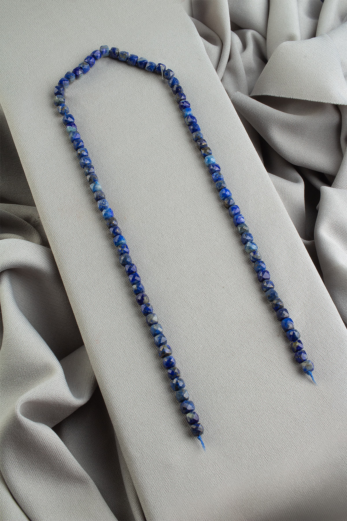 Lapis Lazuli Doğal Taş Faset Küp Kesim 4x4mm Dizi