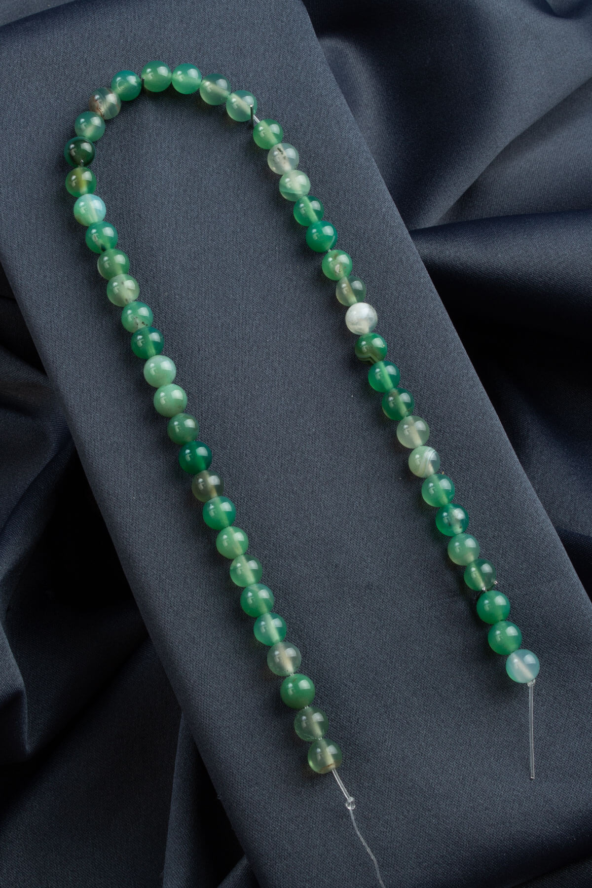 Madagaskar Akik Doğal Taş Parlak Yeşil Küre Kesim 8mm Dizi [AA]