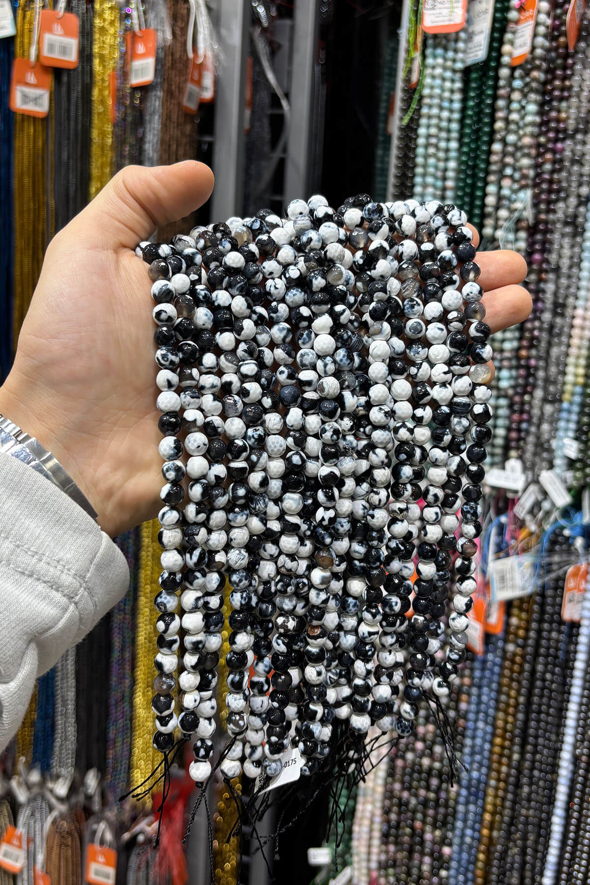 Pat Pat Akik Taşı Parlak Beyaz Küre Faset Kesim 8mm Dizi