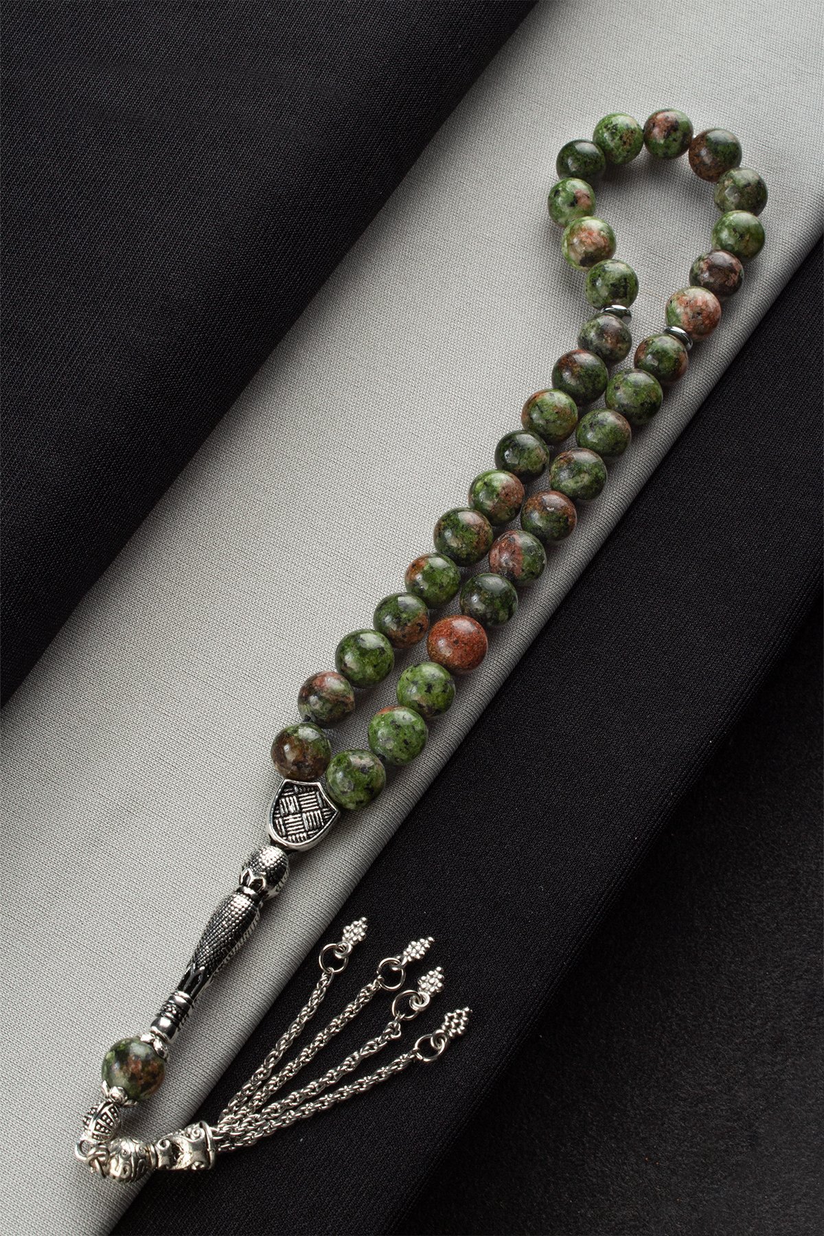 Sıkma Ceyt Doğal Taş Küre Kesim Zeytin Yeşili Karışık 33 lü 10mm Tesbih