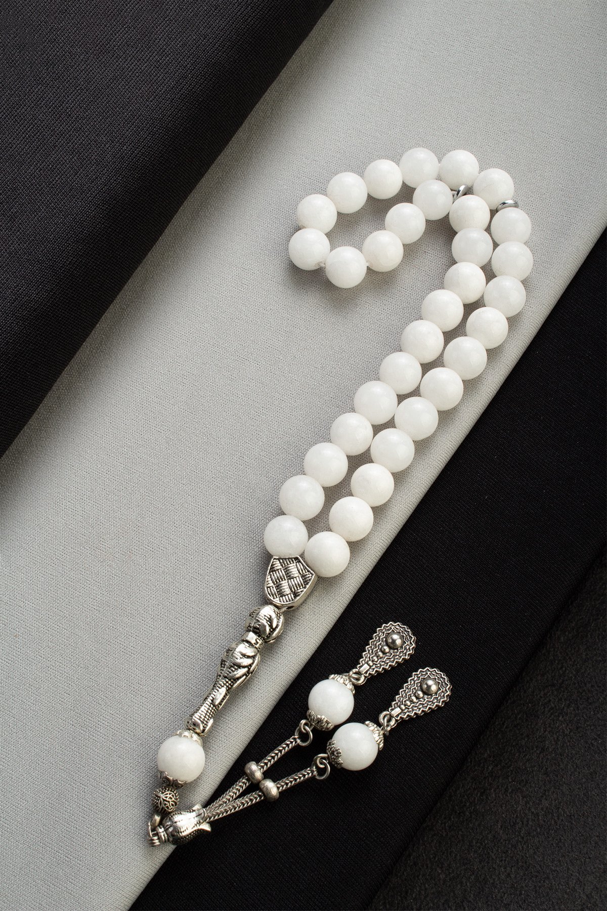 Sıkma Doğal Taş Beyaz Küre Kesim 33 lu 10mm Tesbih