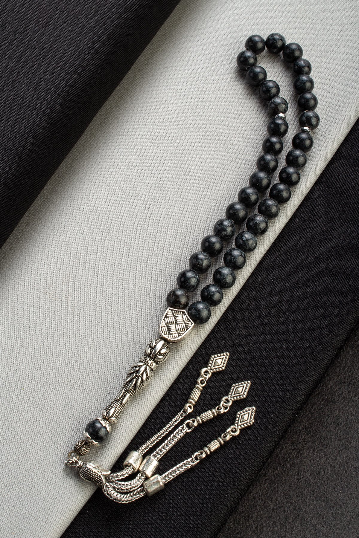 Sıkma Doğal Taş Küre Kesim Koyu Antrasit 33 lü 8mm Tesbih