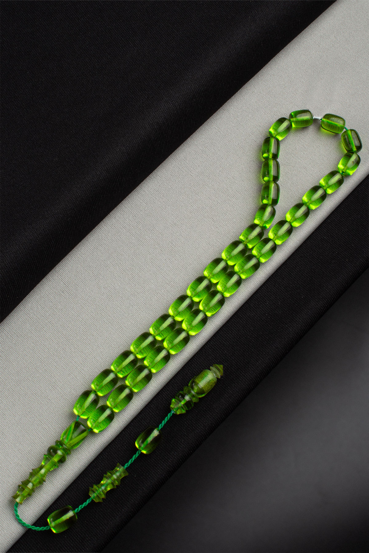 Sıkma Kehribar Açık Yeşil Kapsül Kesim 9x12mm 33 Lu Tesbih