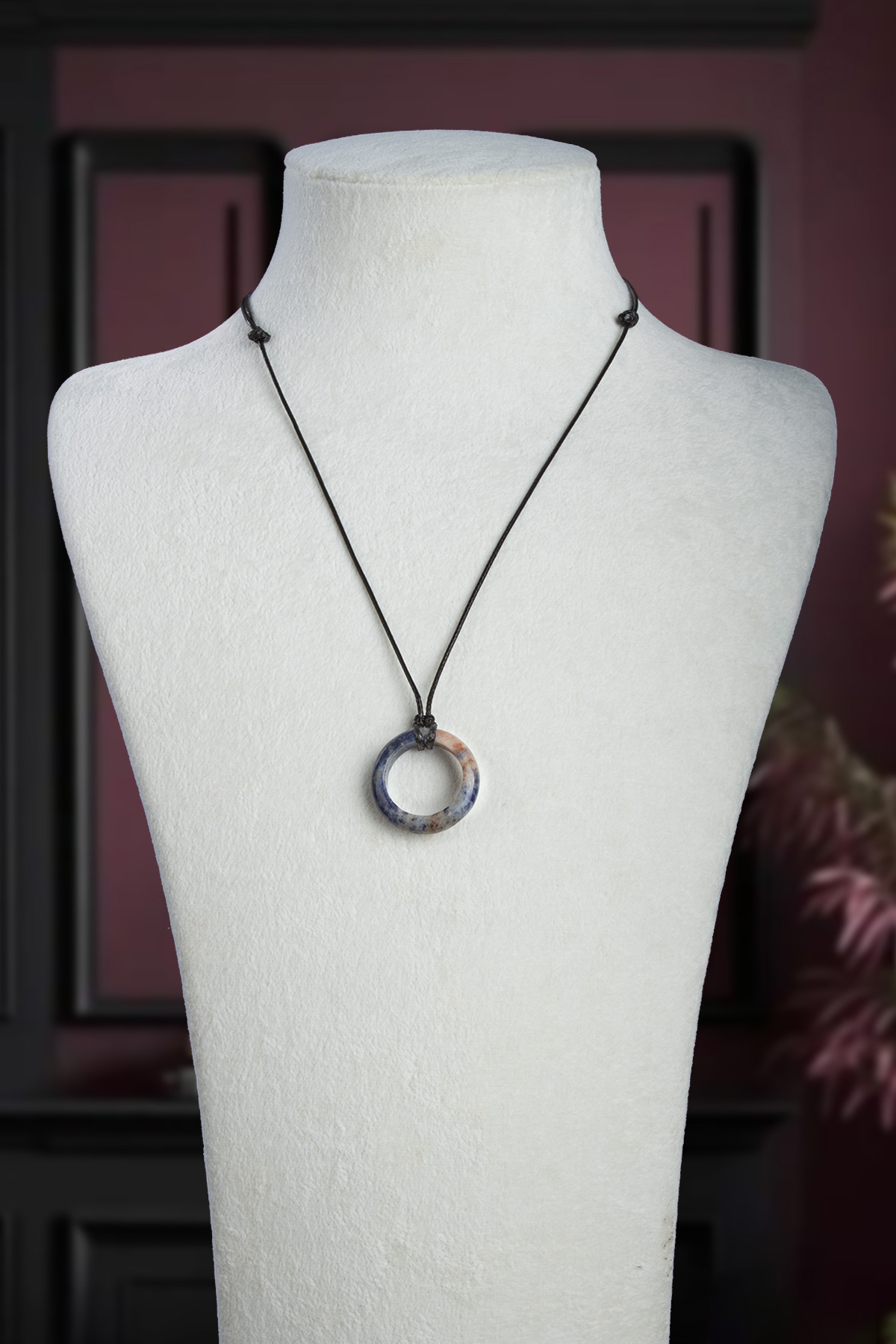 Sodalit Doğal Taş Halka Yüzük Kore İpli Erkek Kolyesi