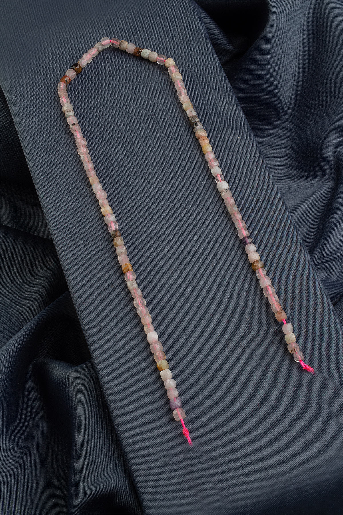 Turmalin Doğal Taş Faset Küp Kesim 5x5mm Dizi