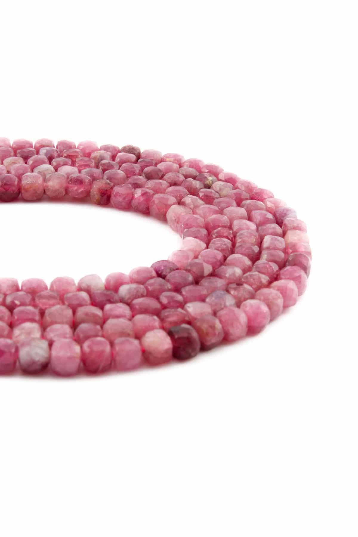 Turmalin Doğal Taş Parlak Pembe Küp Kesim 4x4mm Dizi