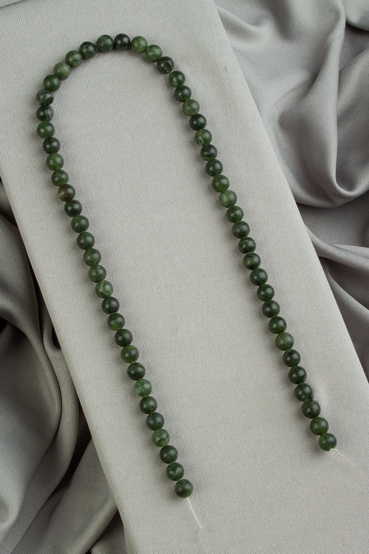 Yeşim Doğal Taş Parlak Koyu Küre Kesim 6mm Dizi [C+]