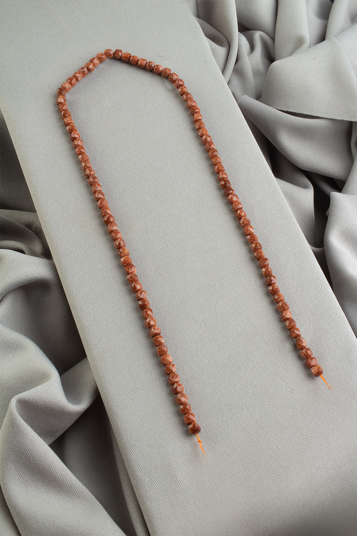 Yıldız Taşı Doğal Taş Faset Küp Kesim 4x4mm Dizi