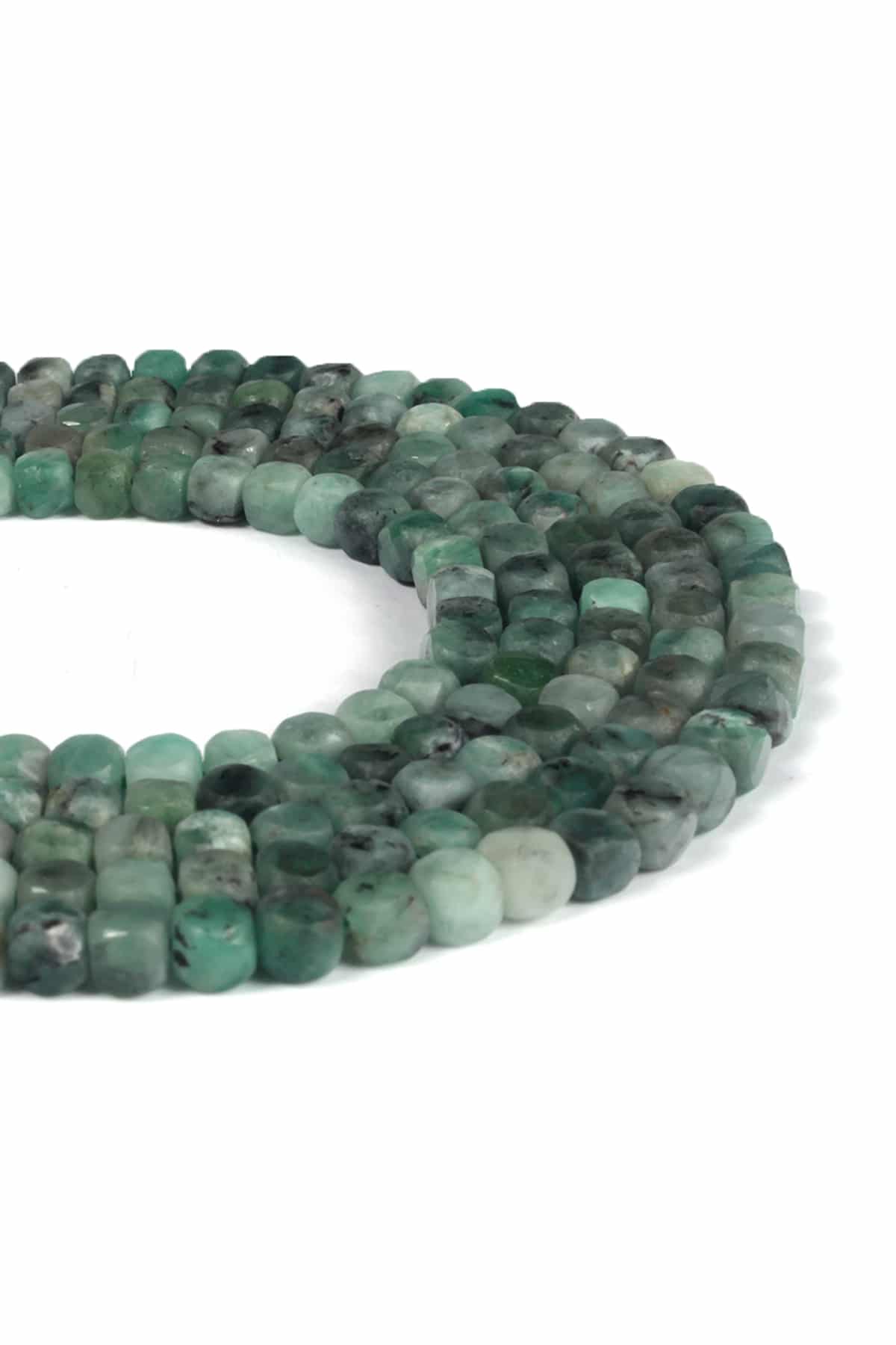Zümrüt Doğal Taş Parlak Küp Kristal Kesim 5x5mm Dizi