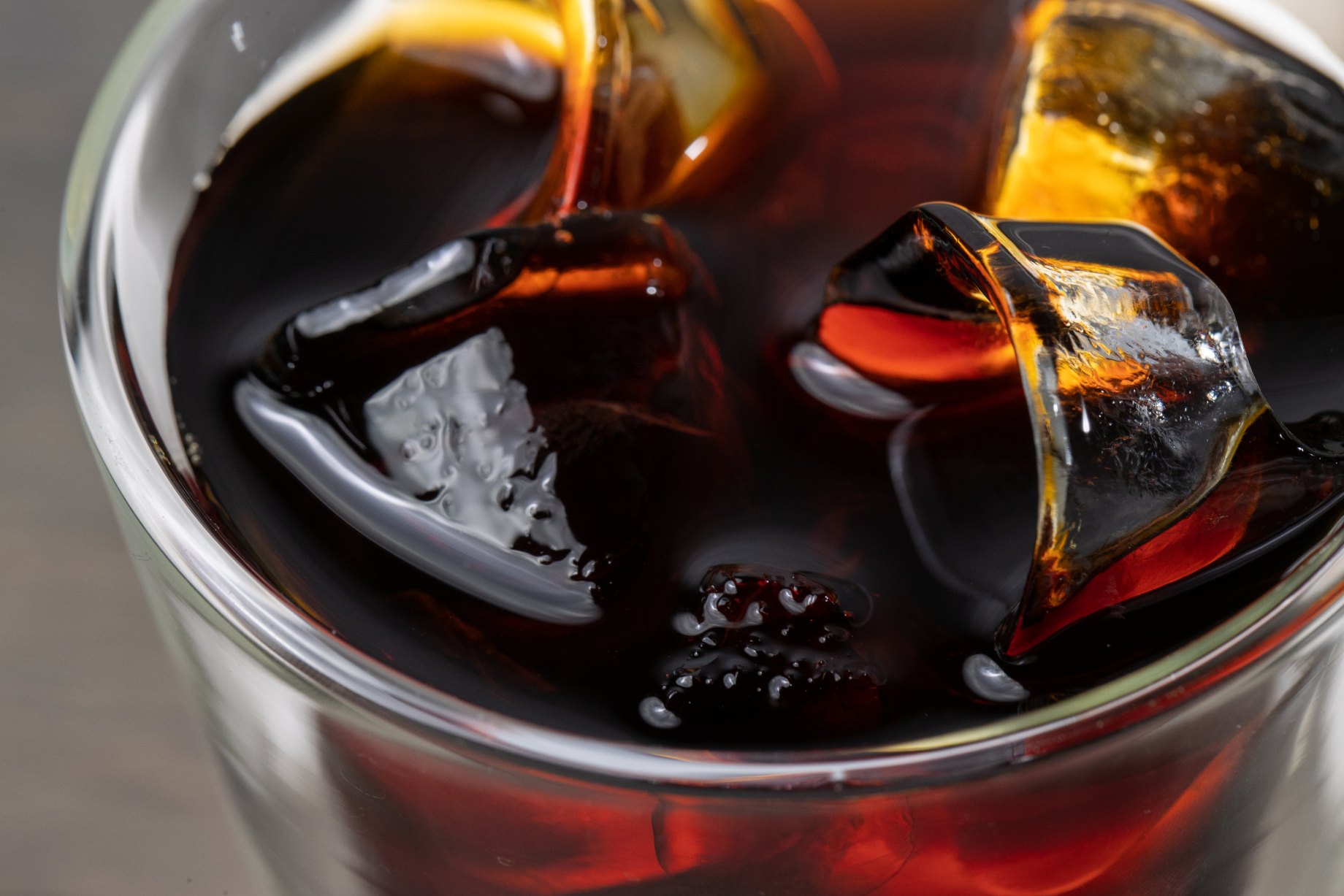 Cold Brew Demleme : Kahvenin Serin ve Yumuşak Yüzü