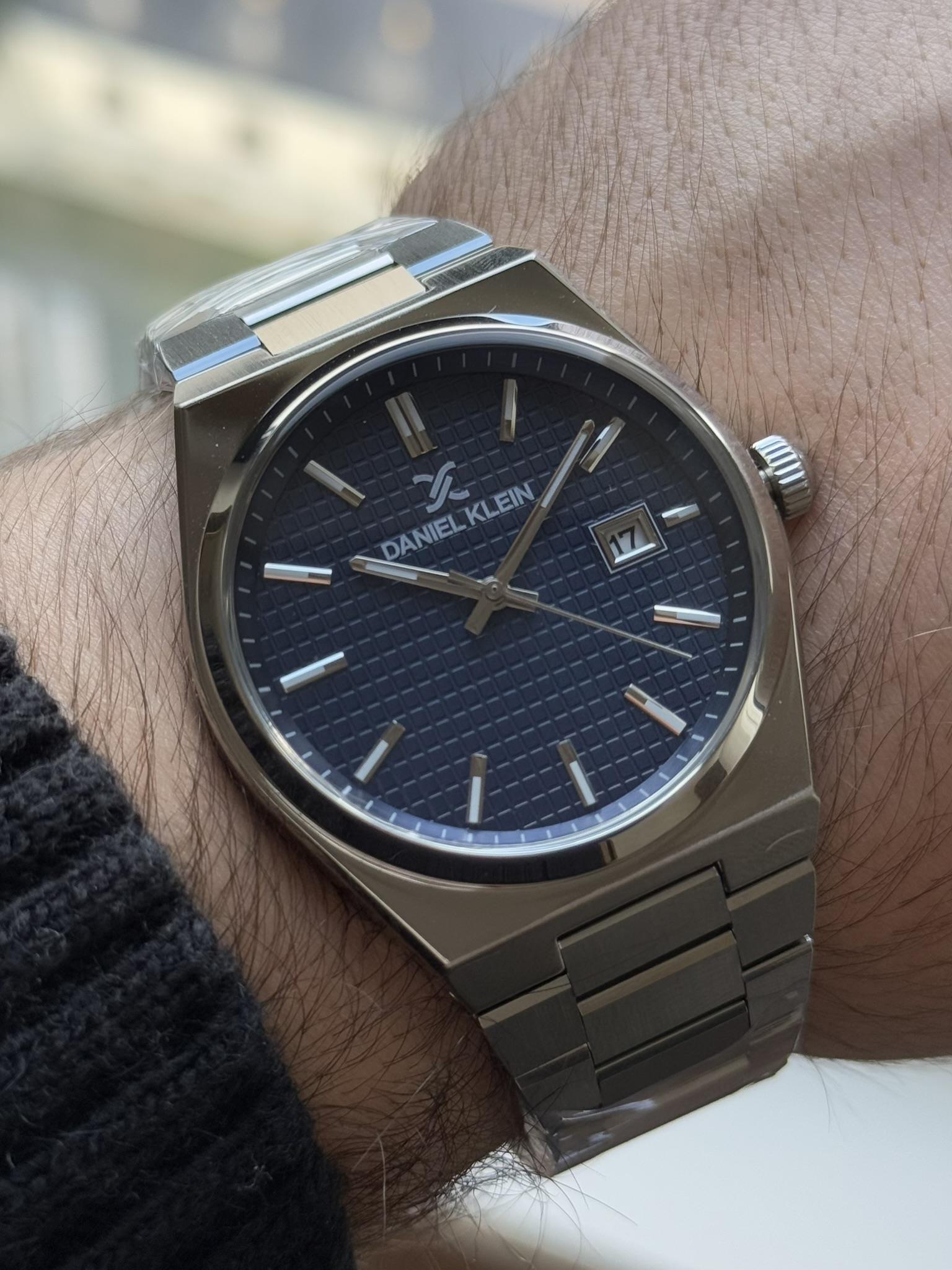 Daniel Klein Mekanizma Garantili Takvimli TST Model Erkek Kol Saati Gümüş (Lacivert Kadran) DK0008