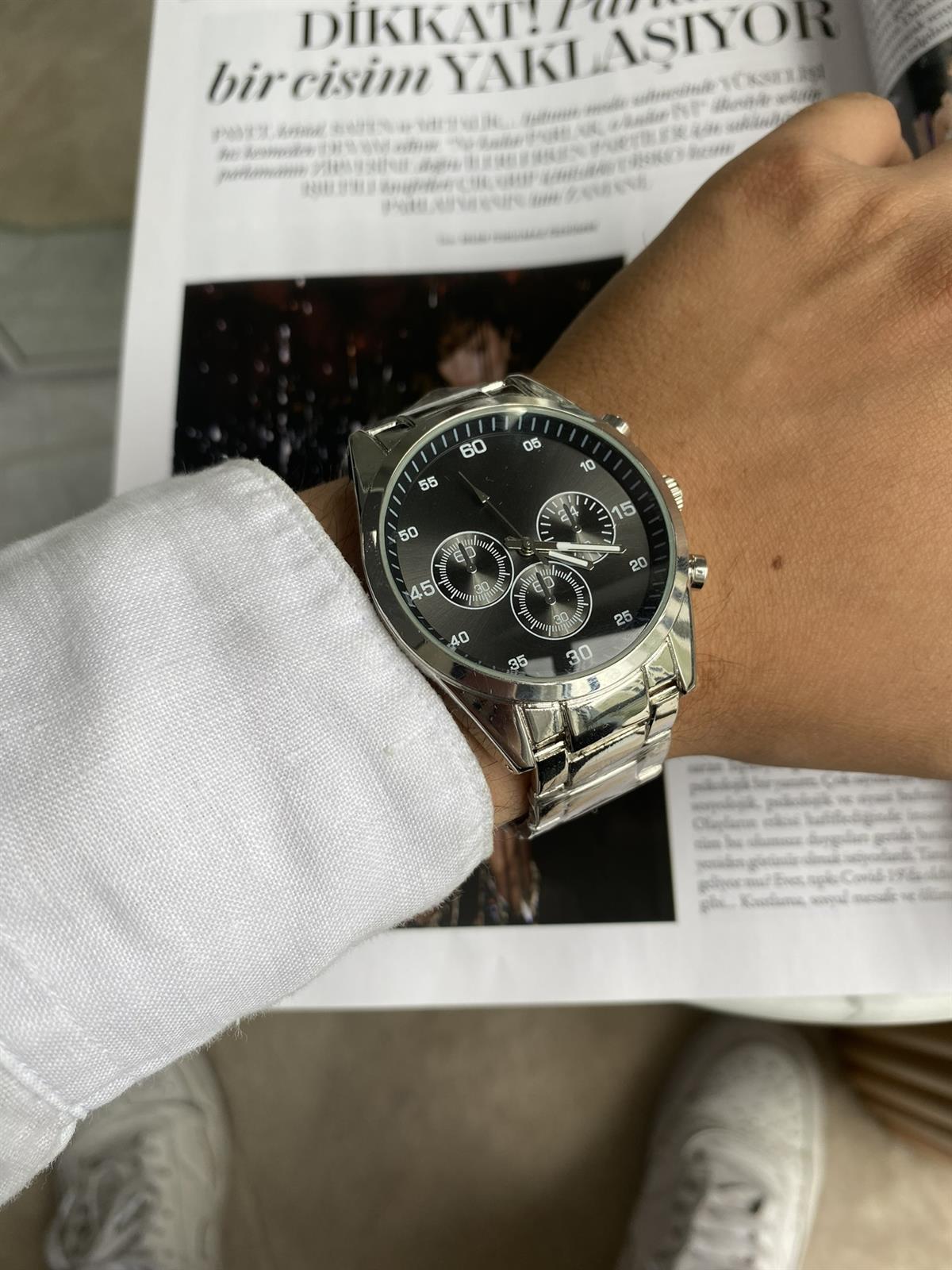 Darrel Gümüş Renk Erkek Kol Saati (Siyah Ekran)