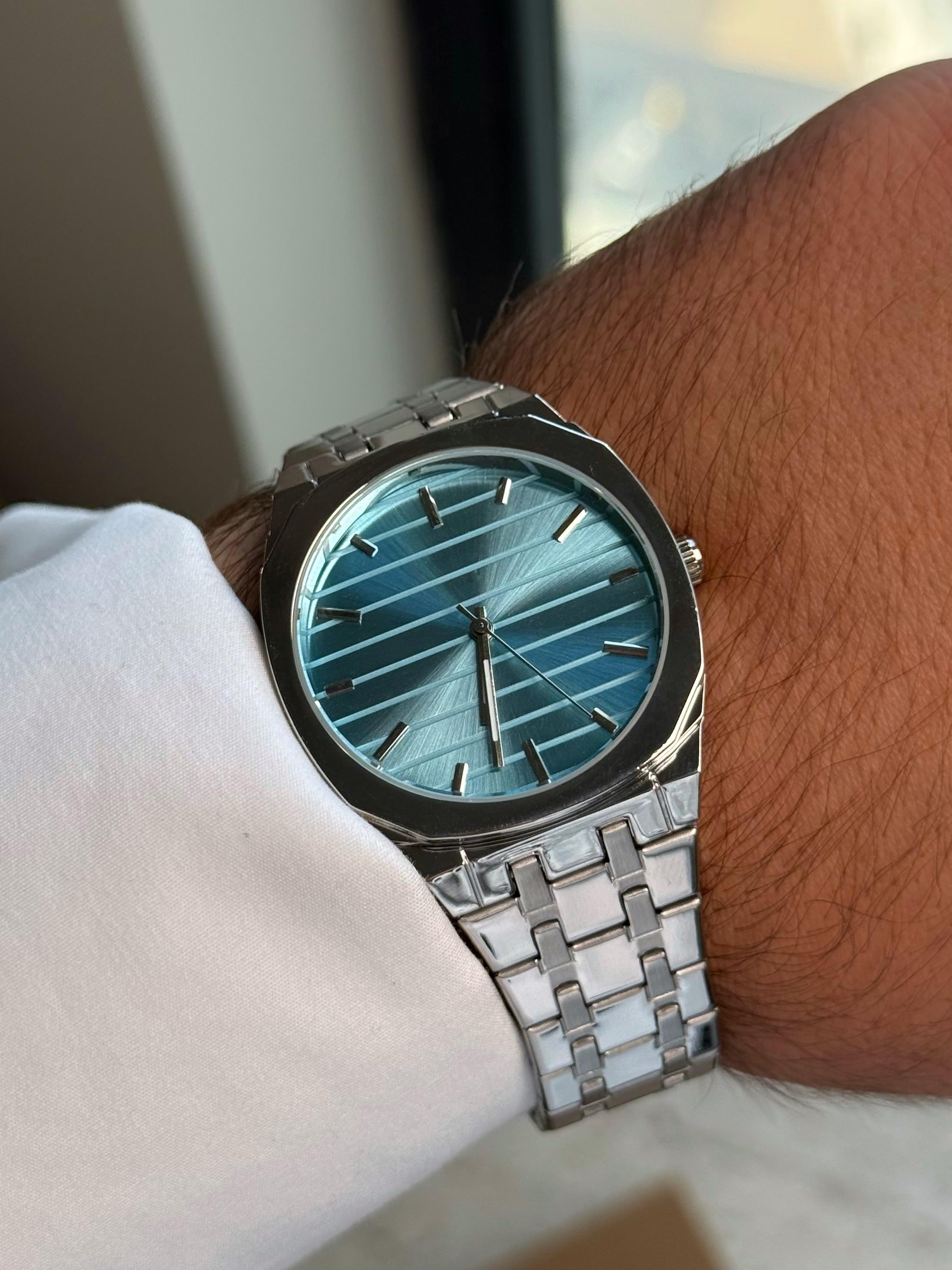 Henri Tasarım Kasa Erkek Kol Saati Gümüş (Mavi Kadran)