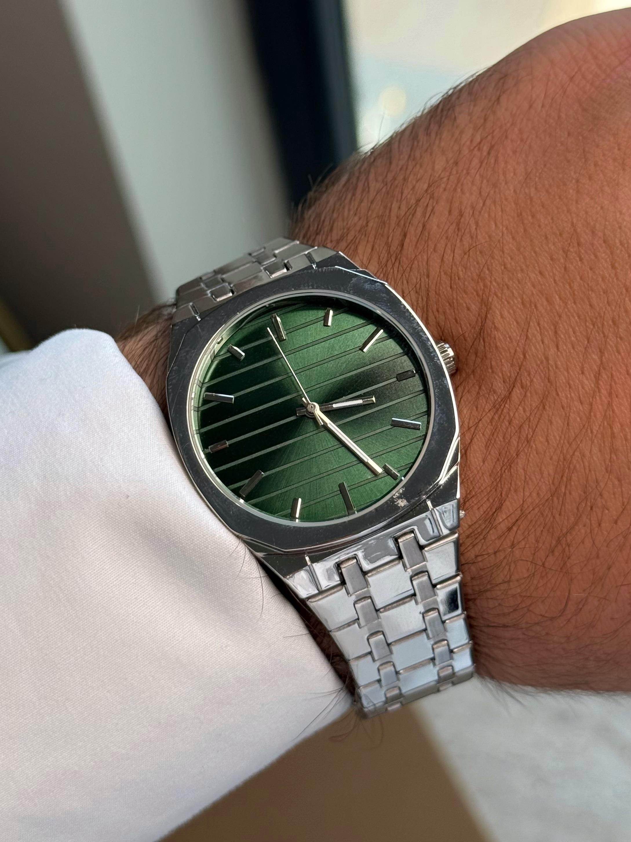 Henri Tasarım Kasa Erkek Kol Saati Gümüş (Yeşil Kadran)