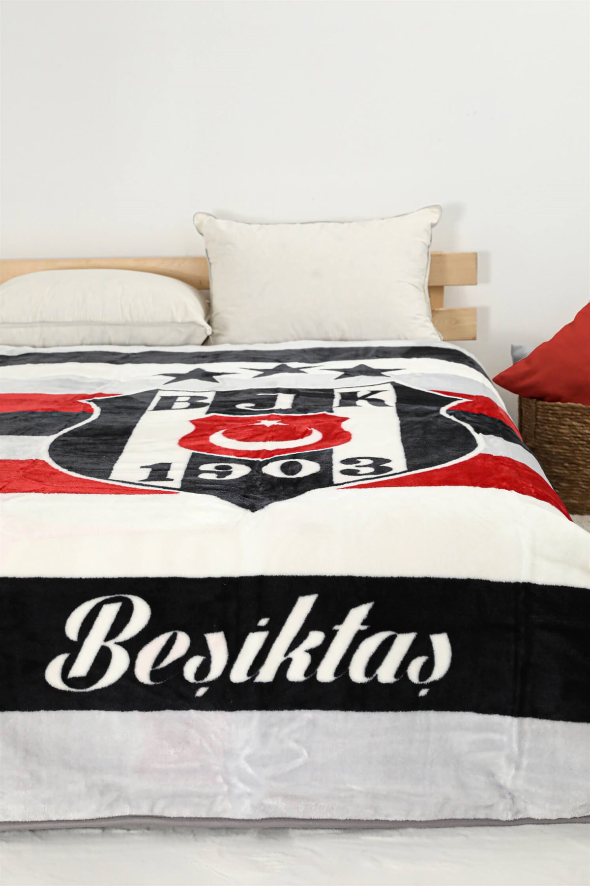 Kristal By Taç Beşiktaş Lisanslı Tek Kişilik Battaniye - Siyah - Kırmızı |  Favora Home