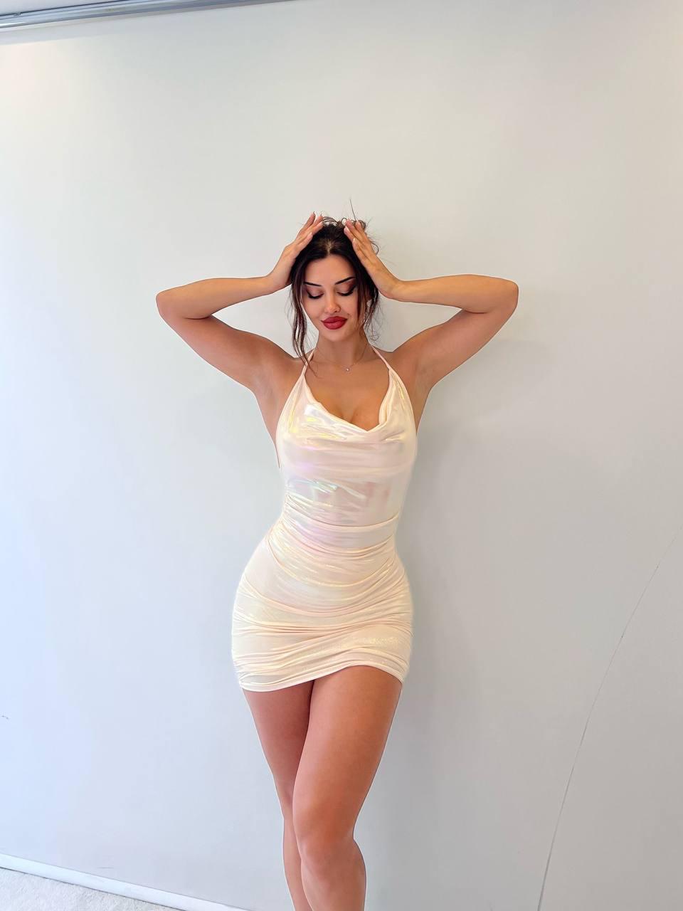 Ekru Parlak Kum.Büzg.Sırt Dekolteli Mini Elbise