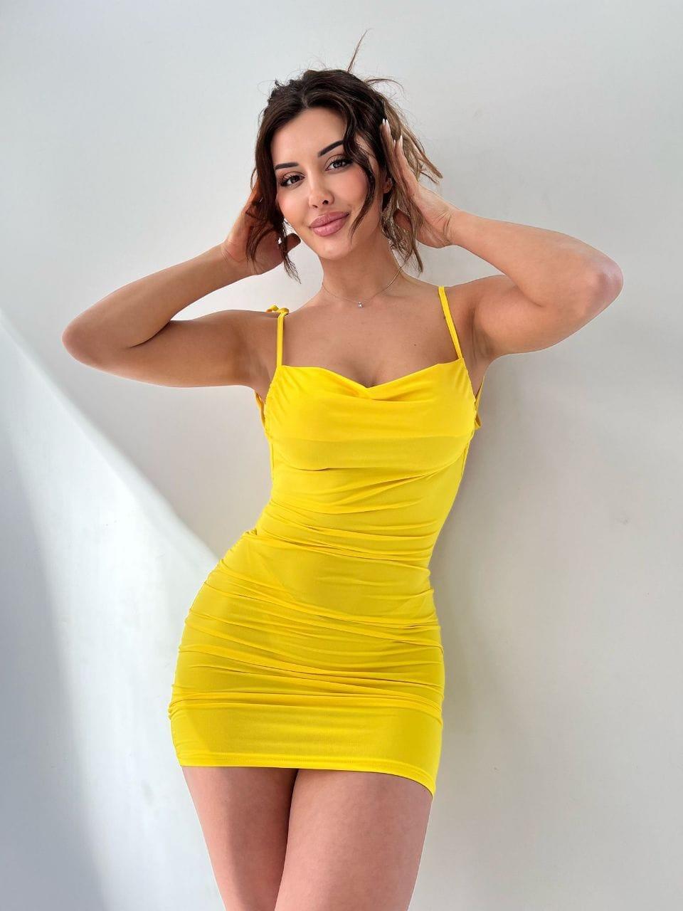Sarı Omuzdan Bağlamalı Sırtı Açık Bodycon