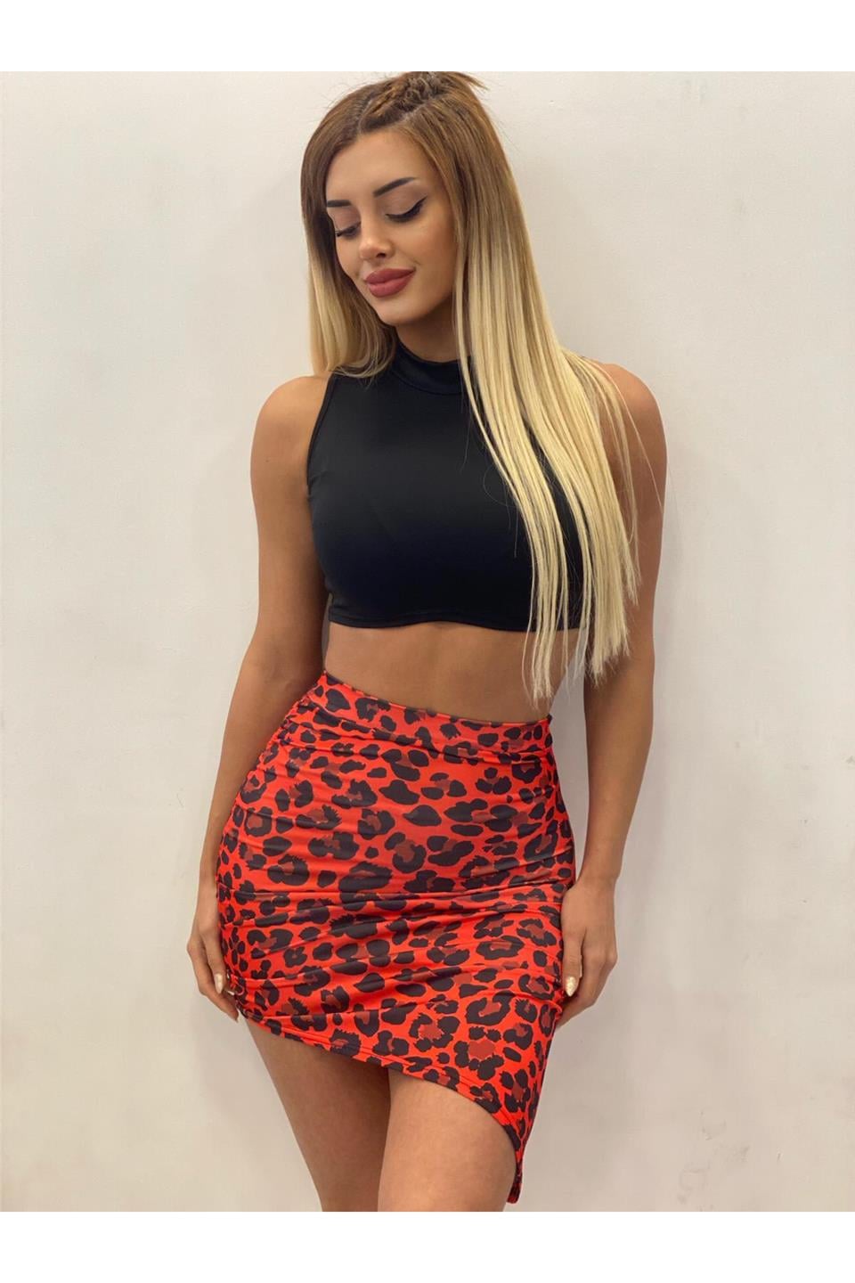 Kırmızı Leopar Etekli Siyah Büstiyerli İkili Takım