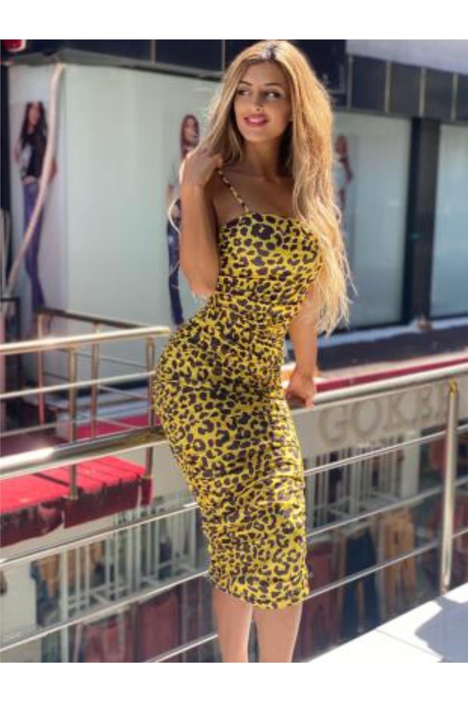 Sarı Leopar Askılı Midi Boy Elbise
