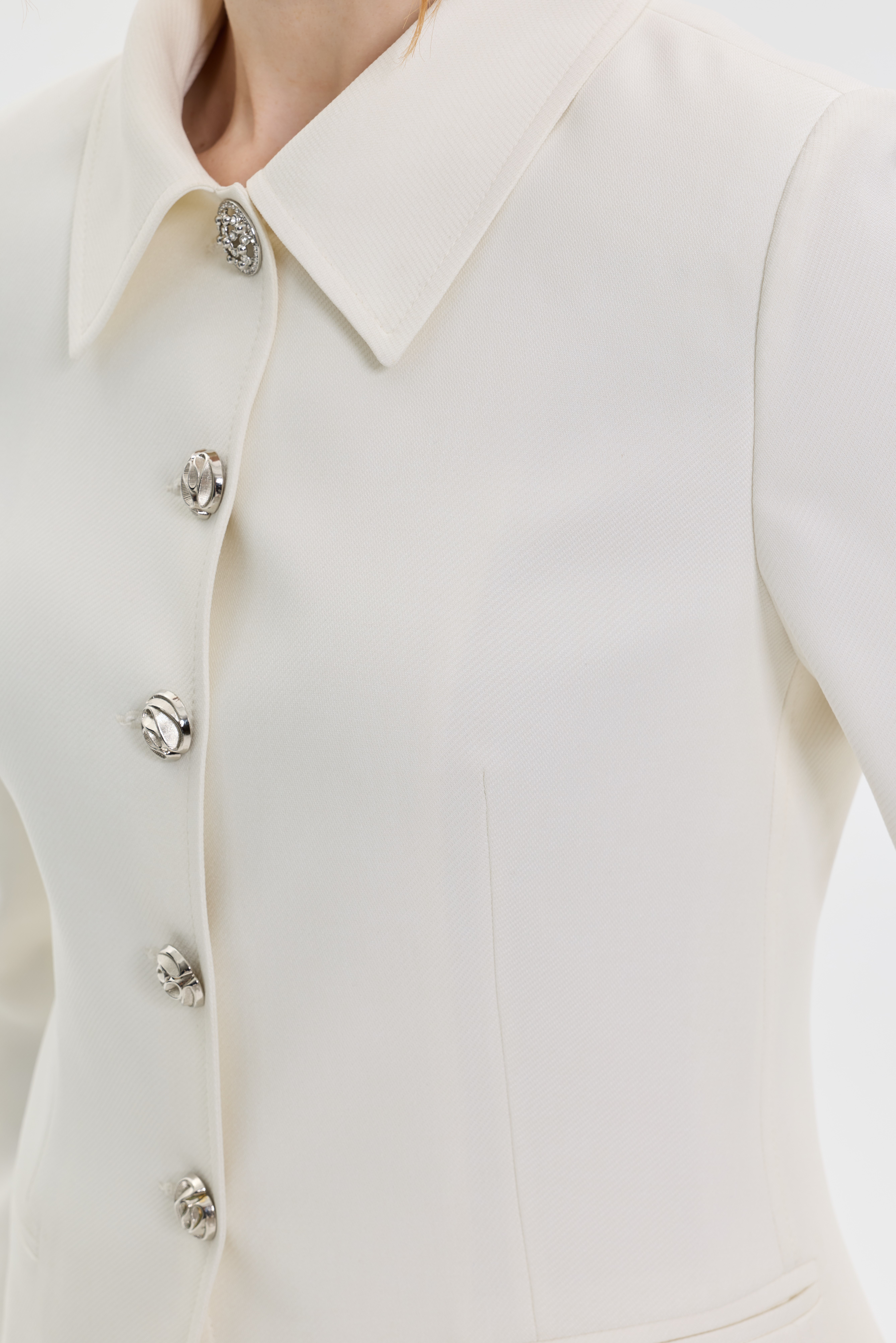 DÜĞME DETAYLI KLASİK YAKA BLAZER