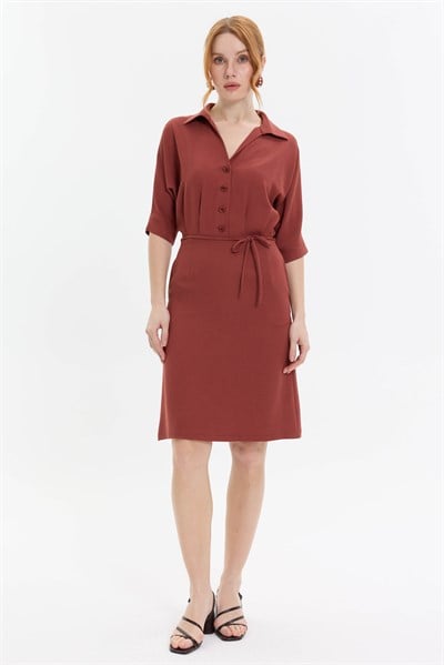 KUŞAK DETAYLI ELBİSE