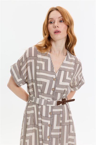 KEMER DETAYLI DESENLİ ELBİSE