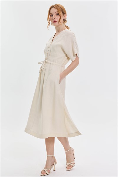 NAKIŞ DETAYLI KETEN ELBİSE