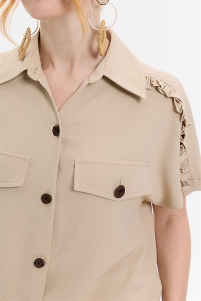 FIRFIR DETAYLI KISA KOL GÖMLEK