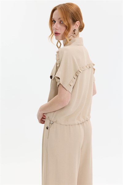 FIRFIR DETAYLI KISA KOL GÖMLEK