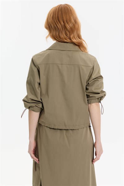 CEP DETAYLI HAKİ GÖMLEK