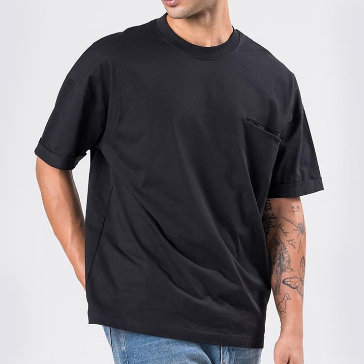OVERSİZE CEPLİ SİYAH T-SHIRT