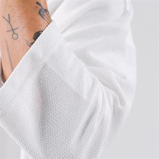 OVERSİZE BEYAZ FAKİR KOL HASIR ÖRME KUMAŞ DETAYLI T-SHIRT