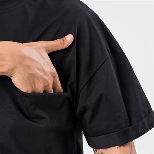 OVERSİZE GİZLİ CEP DETAYLI SİYAH T-SHIRT