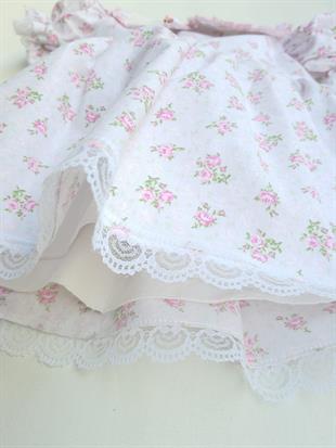 Pembe Çiçek Detaylı Bebe Yaka Elbise