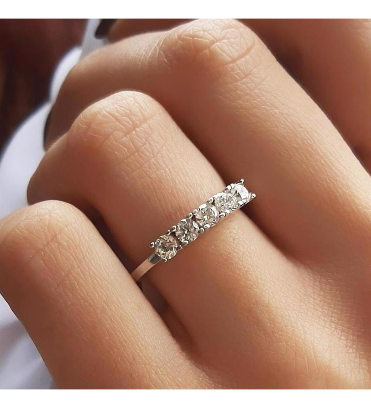 Kültür Pırlanta Beş Taş Gümüş Yüzük