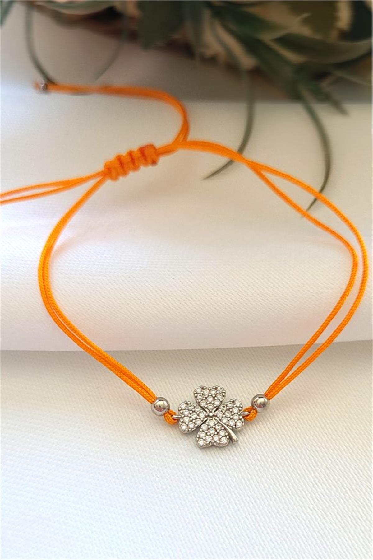 Taşlı Yonca Gümüş Bileklik