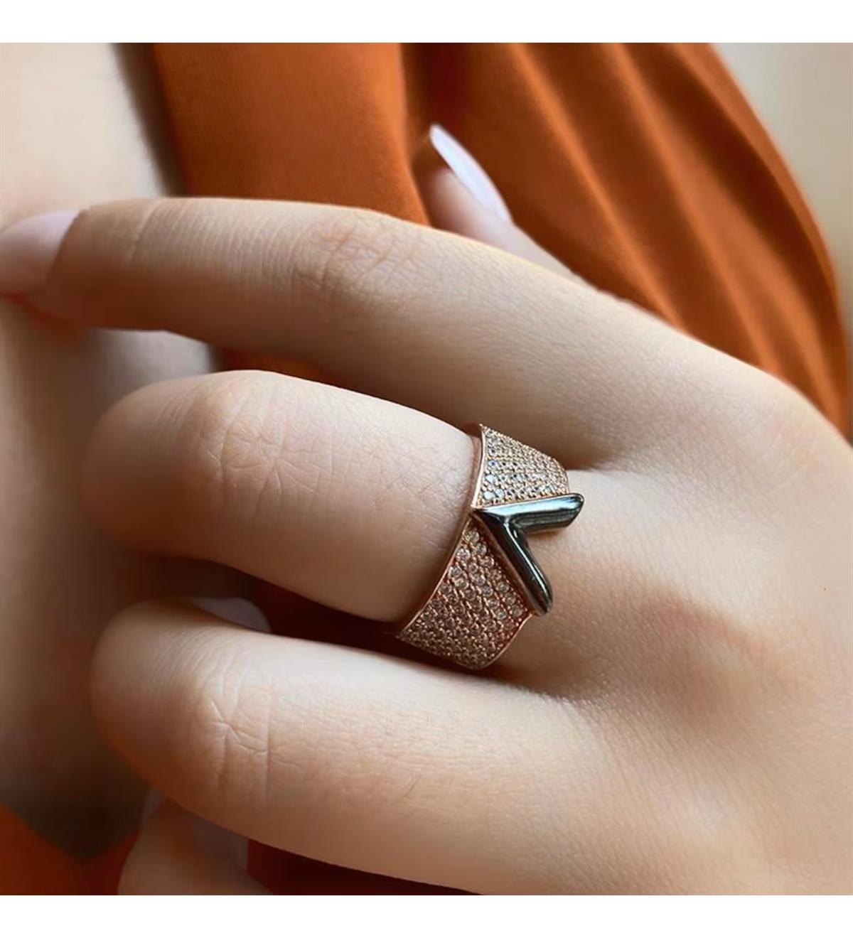  Zirkon Taşlı Gümüş Yüzük