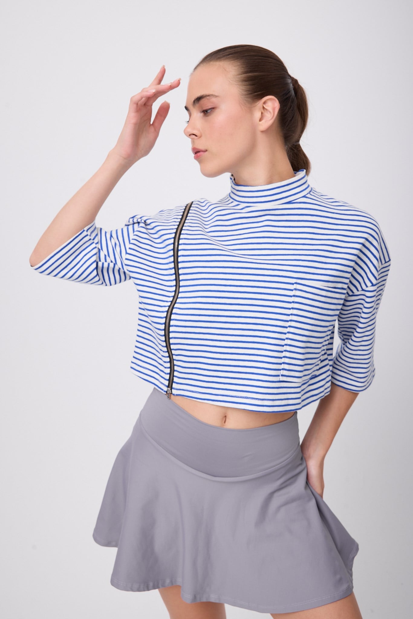 SIDEVENT™ Tek Yan Fermuarlı Crop Sweatshirt