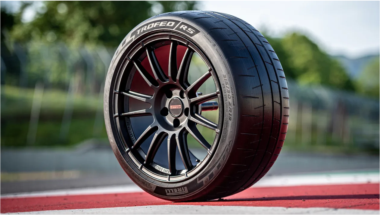 Pirelli Trofeo RS 225/40 R18 Semi Slick Pist Lastiği