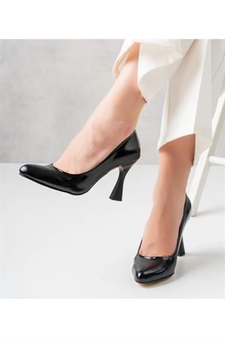 Klasik Topuklu Ayakkabı