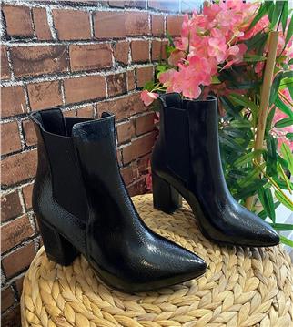 Lastikli Sivri Burun Topuklu Bot