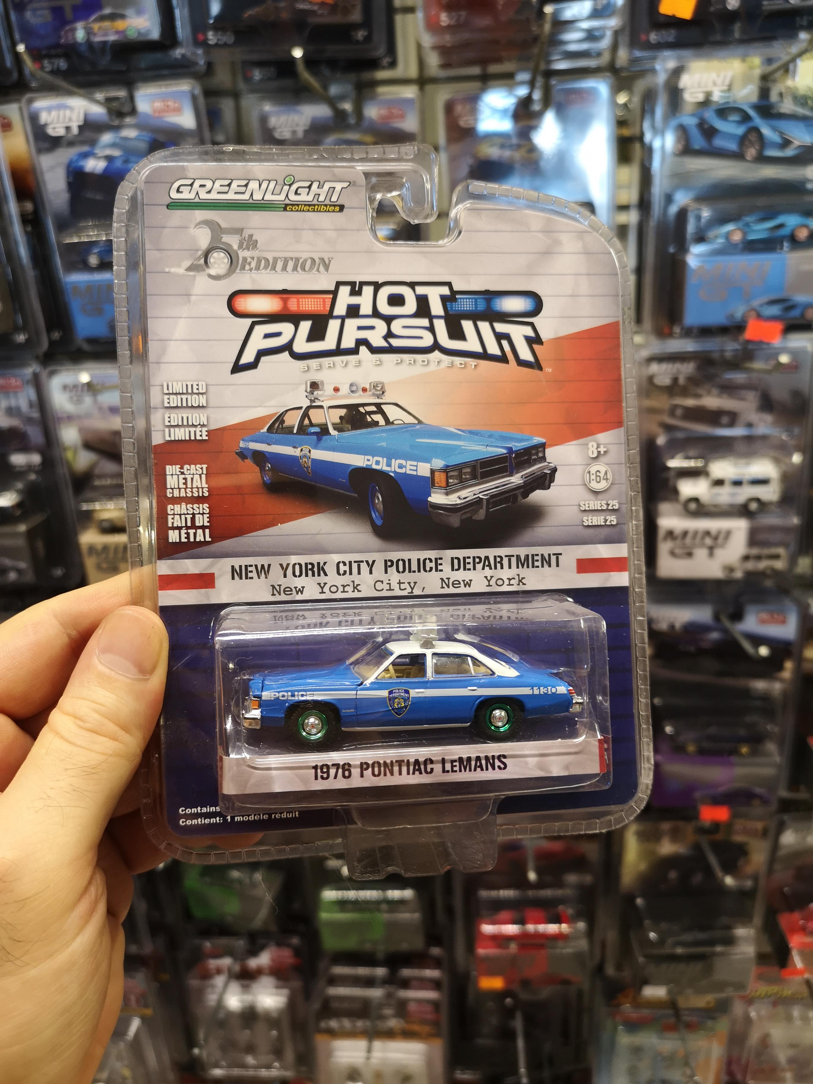 Greenlight 1:64 1976 Pontiac Lemans New York Chase